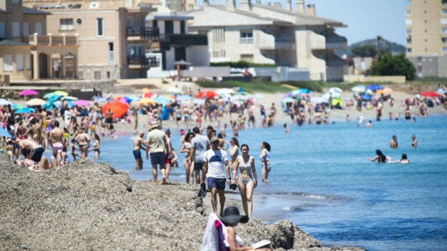 Playas con turistas