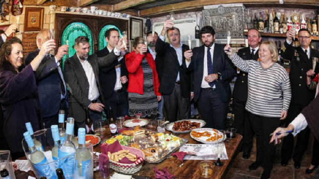Brindis empresarial, Tom&aacute;s Mart&iacute;nez Pag&aacute;n