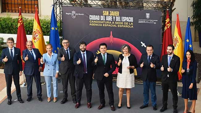 Foto de familia de los impulsores de la candidatura de San Javier el pasado 17 de octubre