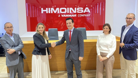 La vicepresidenta de Himoinsa, Lidia Gracia, y el consejero de Fomento, José Manuel Pancorbo, en la firma del convenio La vicepresidenta de Himoinsa, Lidia Gracia, y el consejero de Fomento, José Manuel Pancorbo, en la firma del convenio