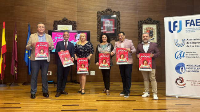 Foto del acto de presentaci&oacute;n de la campa&ntilde;a. De izquierda a derecha: Carlos Bernab&eacute; (FAEPU), Rafael G&oacute;mez (Dir. Gen. Comercio), Mar&iacute;a Teresa L&oacute;pez (Ayto. La Uni&oacute;n), Laura Gim&eacute;nez (Ayto. La Uni&oacute