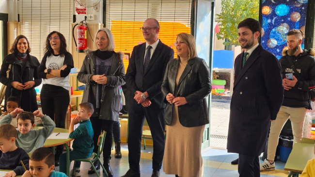El consejero de Educaci&oacute;n y Formaci&oacute;n Profesional, V&iacute;ctor Mar&iacute;n, y la alcaldesa de Cartagena, Noelia Arroyo, visitaron la Casa del Ni&ntilde;o de Cartagena