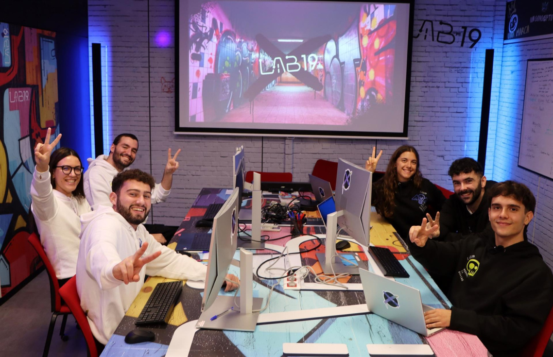 Seis j&oacute;venes estudiantes seleccionados por su excelencia acad&eacute;mica