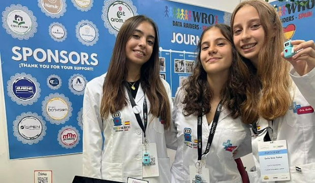 Carmen, Sof&iacute;a y Paloma; integrantes de DataRaiders.