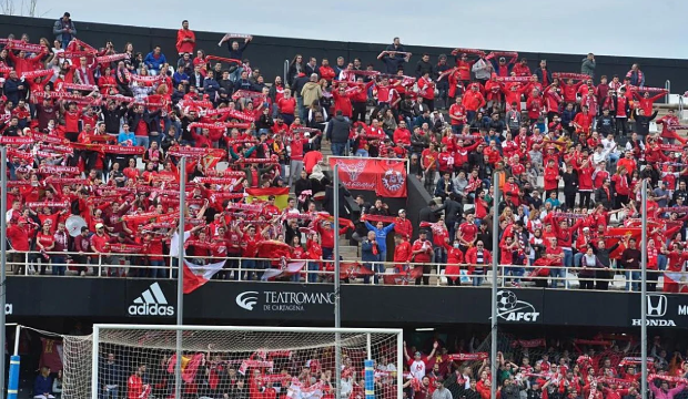 Afici&oacute;n del Real Murcia en el Estadio Cartagonova.