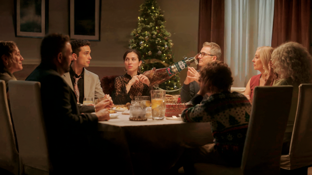 Una familia en plena cena navide&ntilde;a, protagonista del nuevo spot de ElPozo