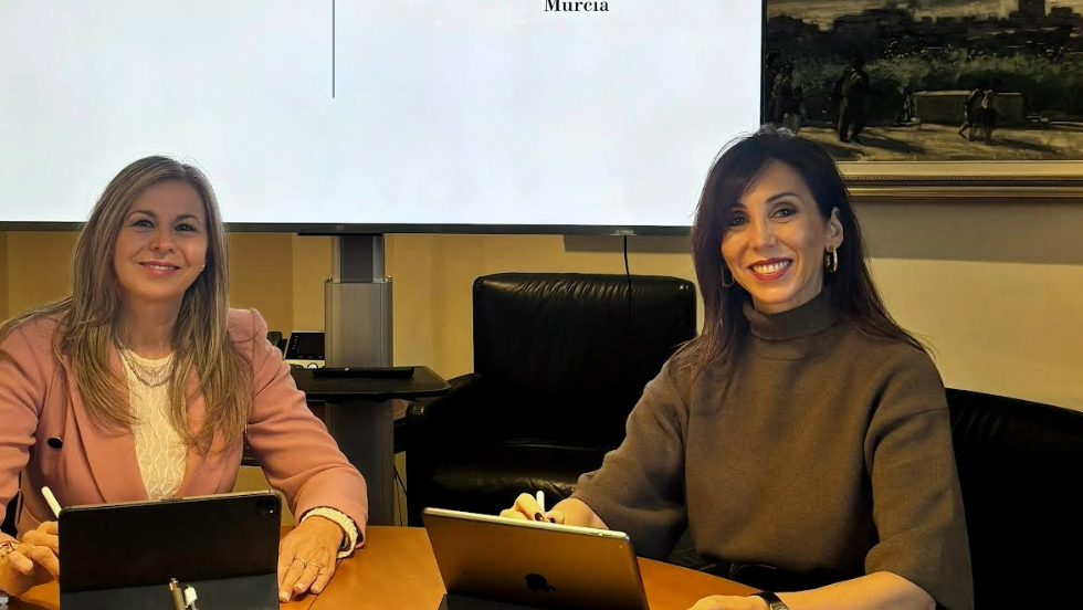 Firma del convenio de colaboraci&oacute;n entre CaixaBank y la C&aacute;mara de Comercio de Murcia.